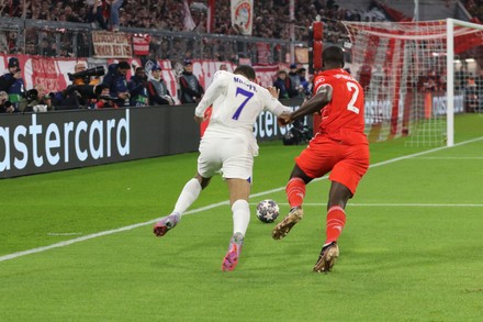 Bayern Munich secures narrow lead in high-scoring clash while Arsenal is held by Sporting cp