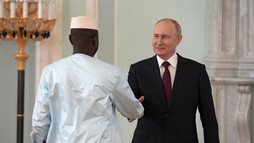 russian president vladimir putin and malian president assimi goita