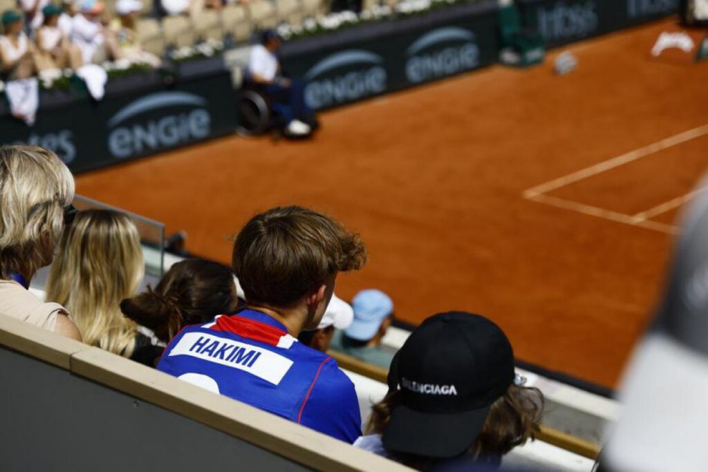 Roland-garros hears the roar: psg’s champions league triumph ignites parisian tennis courts