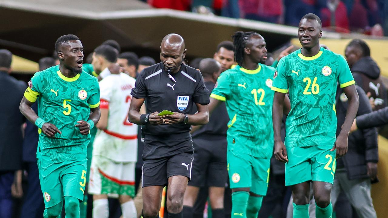 FIFA sanctions referee after controversial final decisions