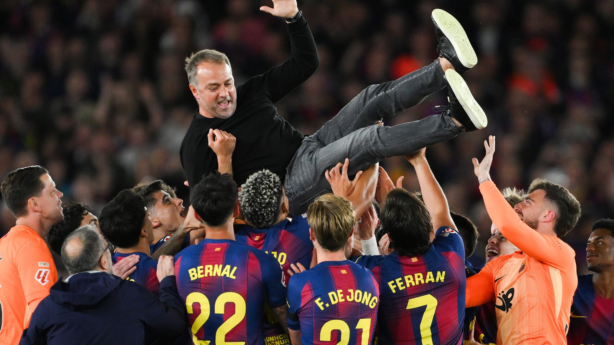 Barcelona rules out free transfers as Silva and Vlahovic remain targets
