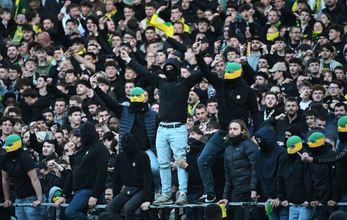 Pitch invasions and masked fans: chaos erupts in Nantes and Nice