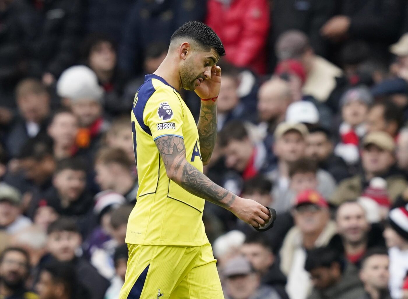 Cristian Romero absent as Tottenham battles relegation
