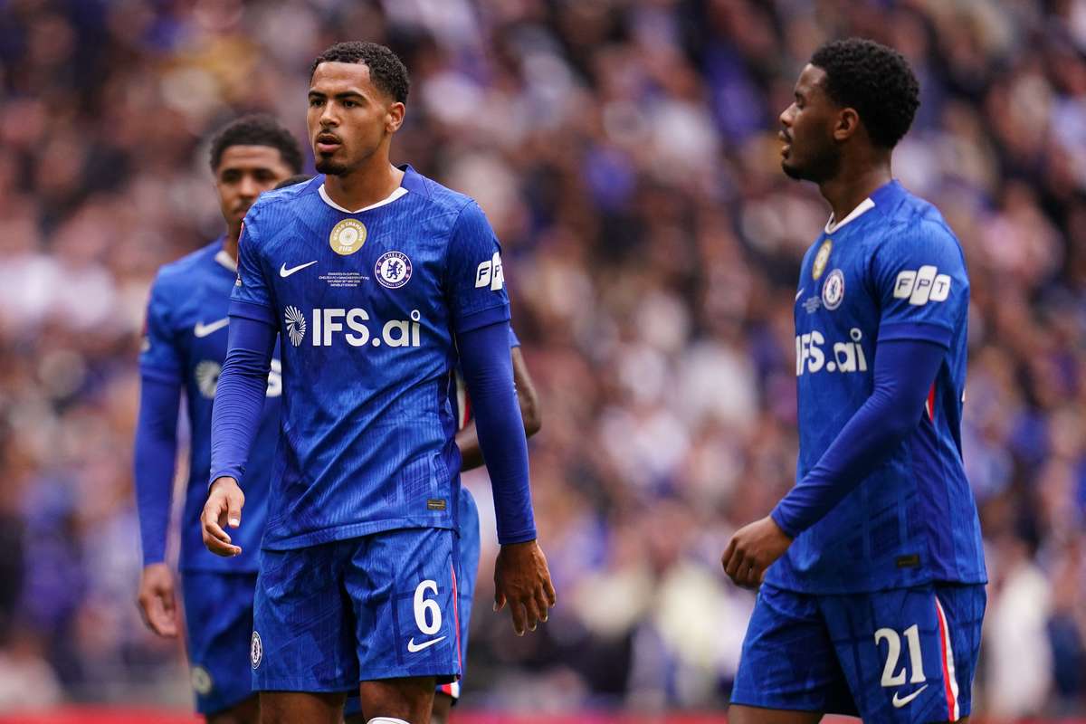 Sunderland and chelsea clash at stadium of light with european dreams on the line