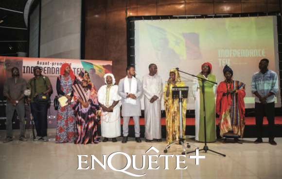 Black-and-white image of a crowded auditorium during a film screening at the Black Civilizations Museum in Dakar
