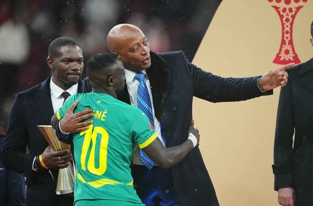 Sadio Mané and Patrice Motsepe at the CAN final