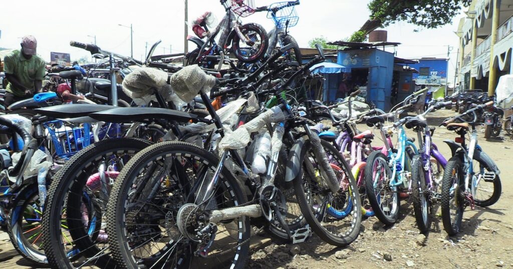 Médine market in Bamako: a hub for trade and repairs in Mali